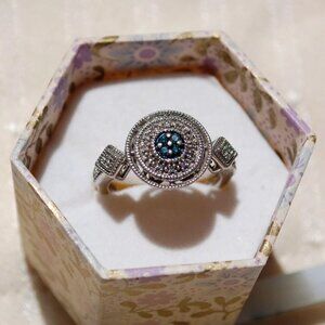 Sterling silver Vintage Blue and white diamond round cocktail ring size 7.5